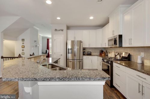 13567 Handel Pl, Gainesville VA  20155-3636 exterior
