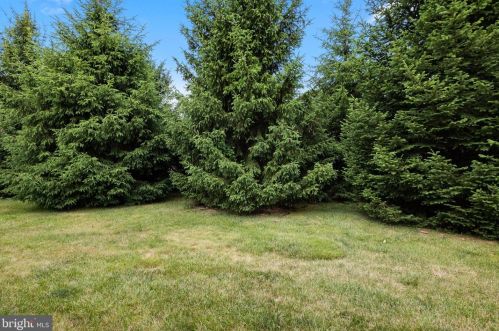 93 Portsmouth Ct, Southampton PA 18966-2620 exterior