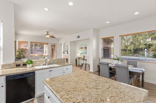 7507 Mona Ln, San Diego CA 92130-5621 exterior