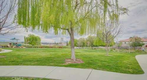 6608 Montagna Dr, Bakersfield CA  93306-7658 exterior