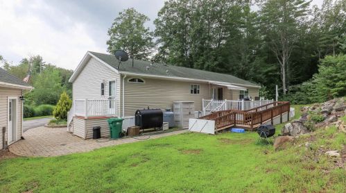 62 Christopher Ln, Fremont, NH 03044-3212