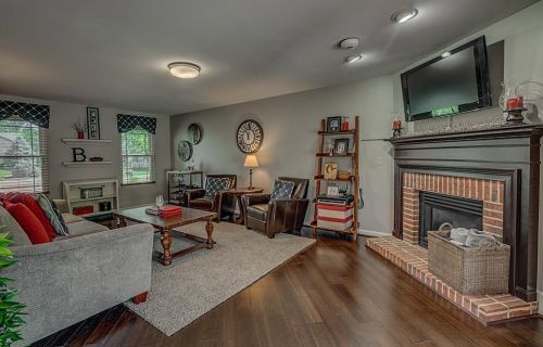 8694 Silvercreek Ct, Florence KY  41042-8270 exterior
