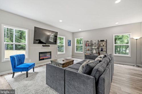 250 Land Or Dr, Ruther Glen VA  22546-1245 exterior