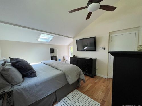 6 Buttonball Trl, Norwalk CT  06851-2812 exterior