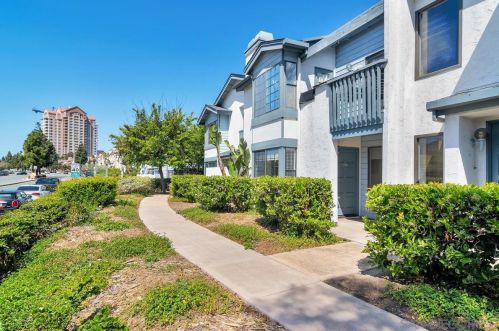 4064 Nobel Dr, San Diego, CA 92122-5864