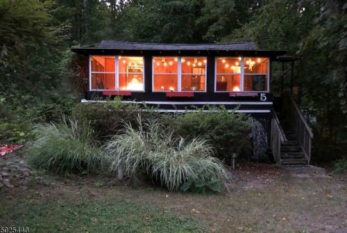 5 Flat Bush Rd, Wantage NJ  07461-4457 exterior