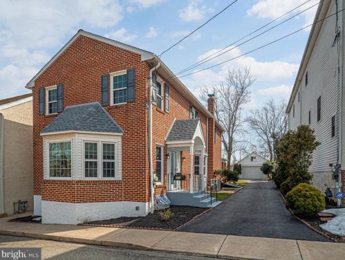 327 Center St, Norristown, PA 19405-1721