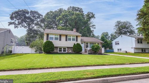 715 Dartmouth Dr, Wenonah, NJ 08090-1005