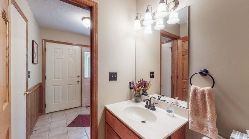 1922 Cherry St, Red Wing MN  55066-3557 exterior