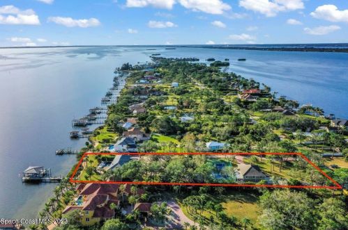 2442 Newfound Harbor Dr, Merritt Island FL  32952-2870 exterior