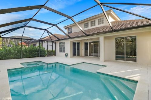 16200 Parque Ln, Naples FL  34110-2826 exterior