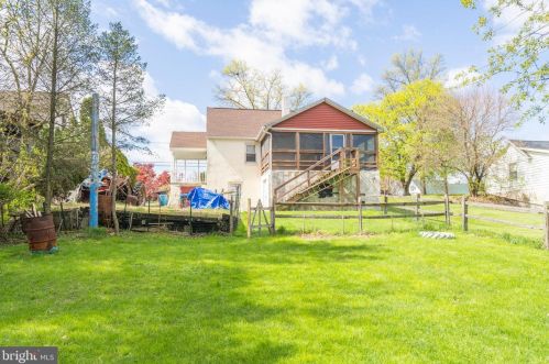 1733 Swamp Pike, Gilbertsville PA  19525-9704 exterior