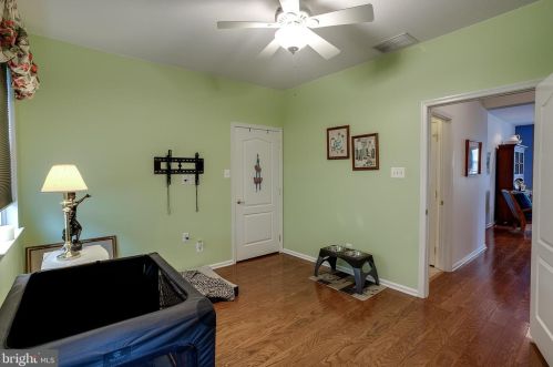 7 Osprey Ln, West Deptford NJ  08086-1809 exterior