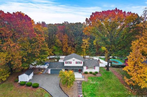 30 Sachem Dr, North Haven, CT 06473-2839