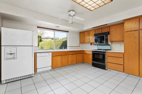 621 Chestnut Ave, Orange CA 92867-3743 exterior