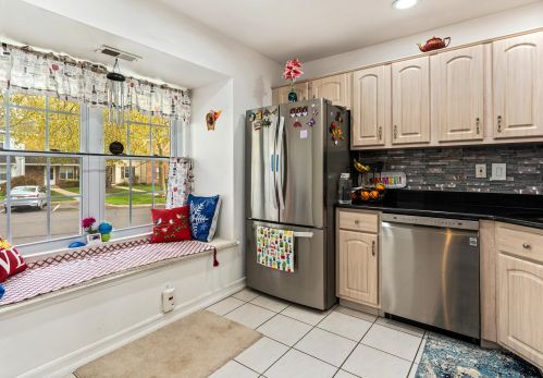 249 Palombi Ct, East Brunswick, NJ 08816-5022