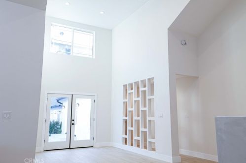 11512 La Maida St, North Hollywood CA  91601-4323 exterior