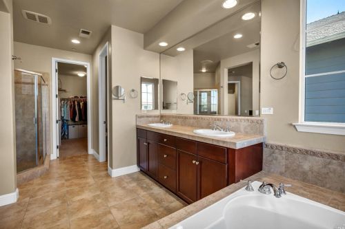 2024 Cooper Dr, Santa Rosa CA  95404-5682 exterior