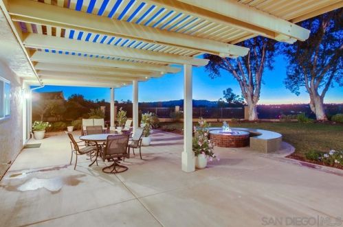 7060 Dennison St, San Diego CA 92122-2431 exterior