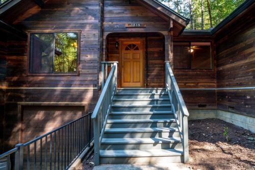 2015 Perch Pl, Willits CA  95490-8464 exterior