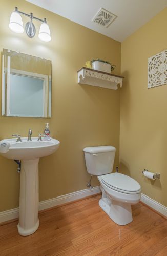 9894 Burleigh Ln, Hamilton KY  41091-8735 exterior