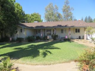 18890 Shore Dr, Madera, CA 93638-0276