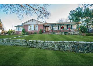 94 Greening Ln, Cranston, RI 02920-3736