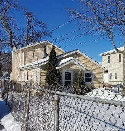 77 Sterling Rd, Greenwood Lake, NY 10925-2912