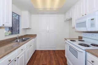 21141 Canada Rd, El Toro CA  92630-2700 exterior