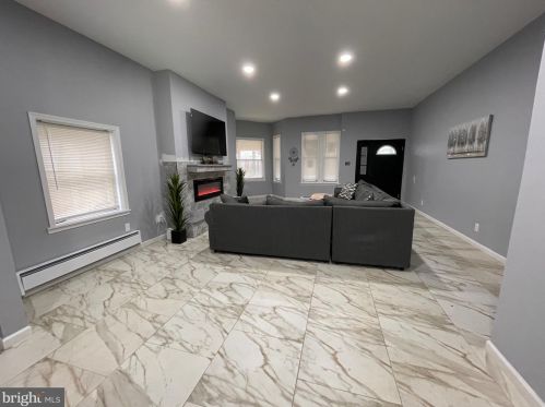 805 Main St, Norristown PA  19401-4103 exterior