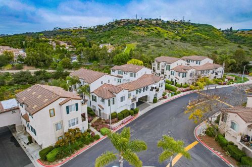 3147 Via Puerta, Carlsbad CA  92009-6081 exterior