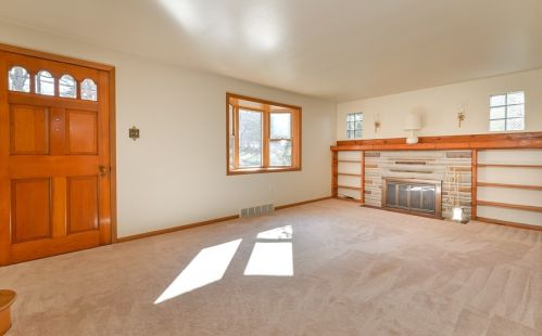 10892 Babcock Blvd, Gibsonia, PA 15044-8955