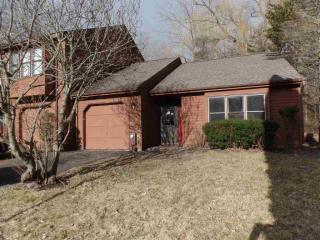 528 Townwood Dr, Albany, NY 12203-5608