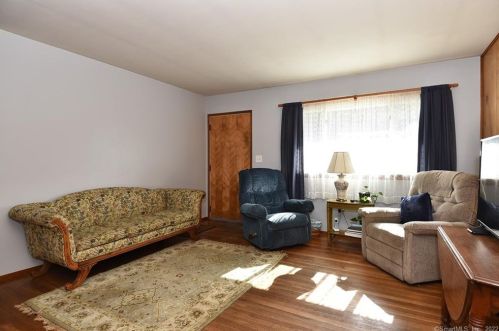 31 Shawondassee Dr, Stonington, CT 06378-2425
