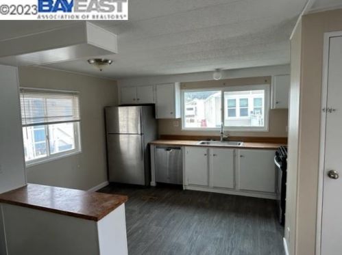 321 3rd Ave, Pacifica CA  94044-2204 exterior