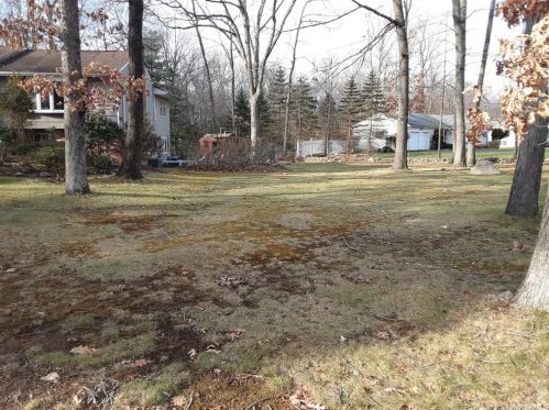 2 Marjorie Dr, Airmont NY  10901-7707 exterior