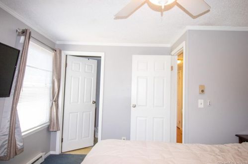 34 Lester St, United States Coast Guard Ac CT  06320-4327 exterior