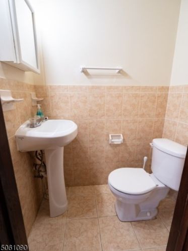 20 Vernon Pl, East Orange NJ  07017-4410 exterior