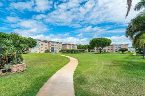 2515 2nd Ct, Boynton Beach FL  33435-2133 exterior