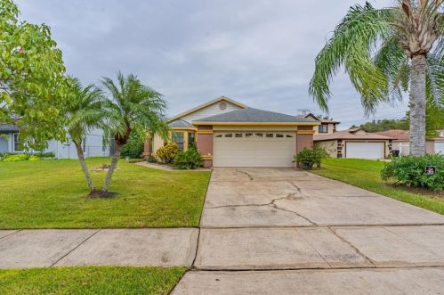13137 Dallas Woods Ln, Orlando, FL 32824-9354