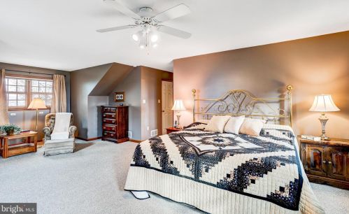 75 Maple Ave, Bareville PA  17540-9602 exterior