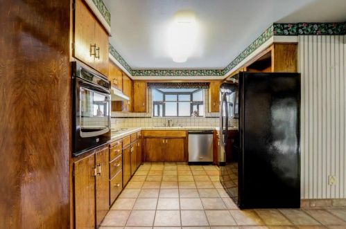 1251 Westward Dr, Hollister, CA 95023-5838