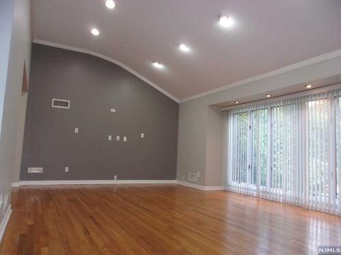 612 Floyd St, Englewood NJ  07632-2053 exterior