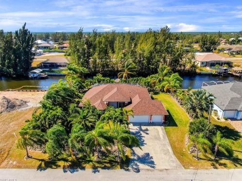 1638 38th Pl, Cape Coral, FL 33993-3539