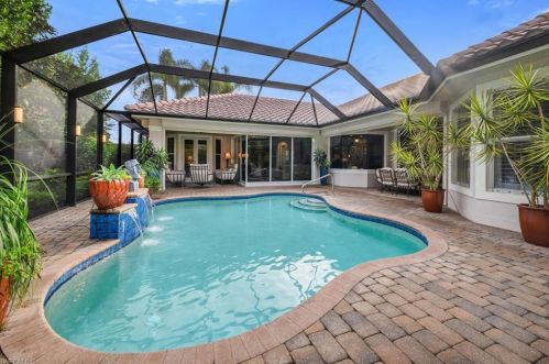 4956 Rustic Oaks Cir, Naples, FL 34105-4521