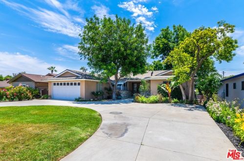565 Berkeley Ct, Ontario, CA 91762-2321