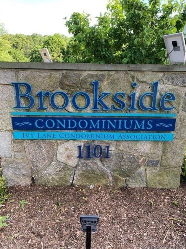 104 Ivy Ln, Wapping CT  06074-6920 exterior