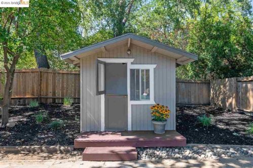 1890 Eloise Ave, Concord CA  94523-2102 exterior