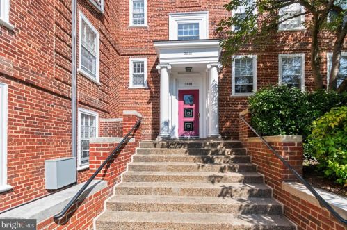 3881 Porter St, Washington, DC 20016-2973