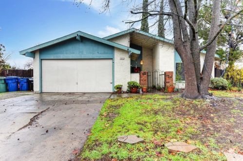 8425 Ortiz Ct, Citrus Heights, CA 95662-3031